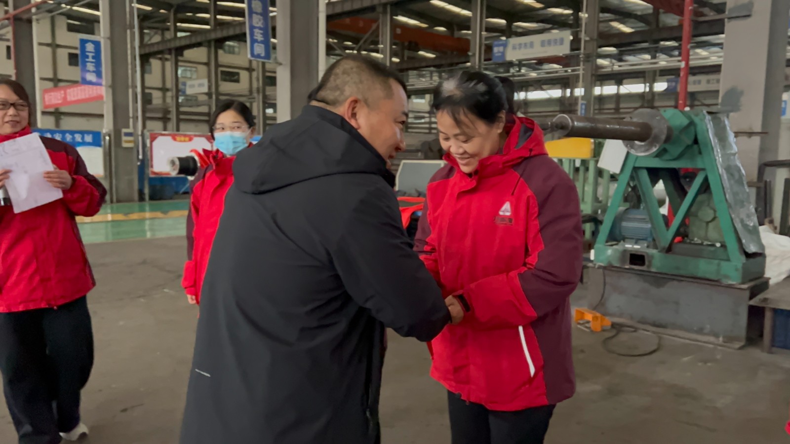 師徒攜手促成長(zhǎng)，獎(jiǎng)勵(lì)儀式暖人心